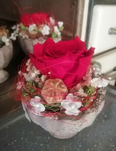 Gesteck mit Rosen